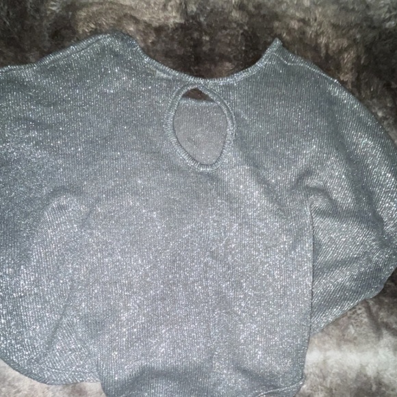 Wide Sweater - Picture 2 of 3